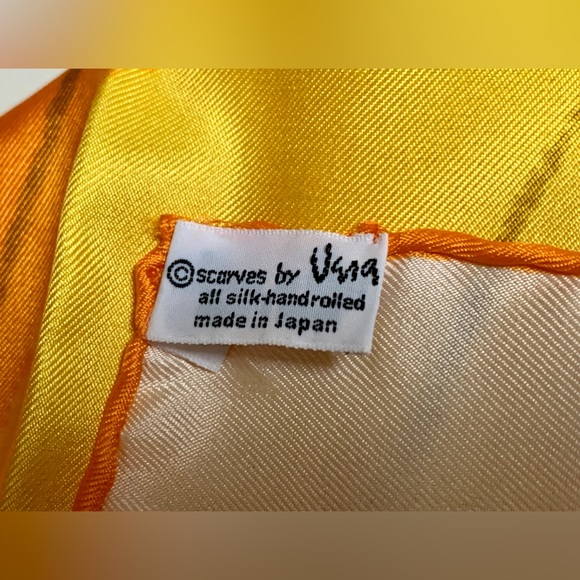 Vintage 1970s VERA NEUMANN Hand Rolled All Silk 44” x 15” Scarf Wrap Kerchief - Picture 7 of 16